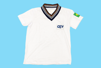 T-SHIRT GOLA V 10 ANOS ( EDIÇÃO LIMITADA)